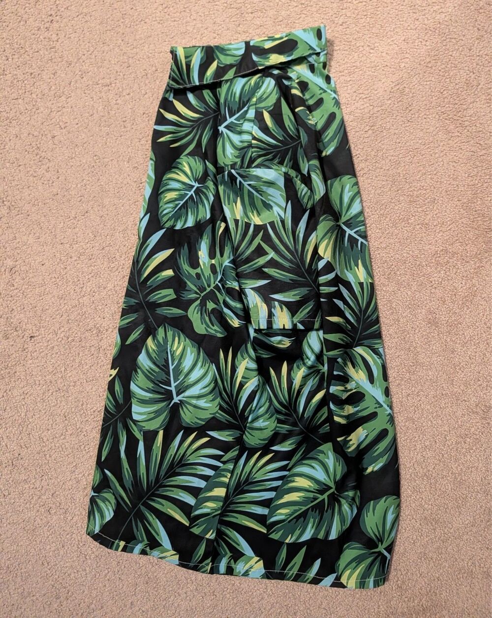 Button up mens shirt size XL Monstera Leaf Pattern polyester no tags - Picture 3 of 3
